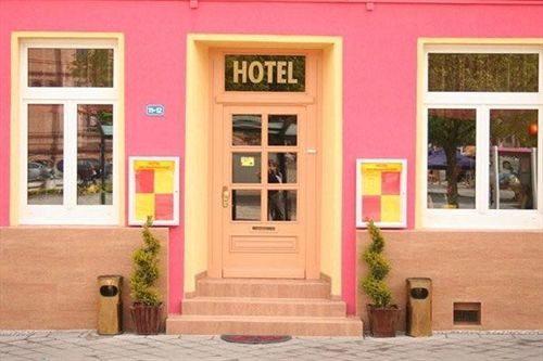 Hotel Am Hauptbahnhof Schwerin  Exterior photo